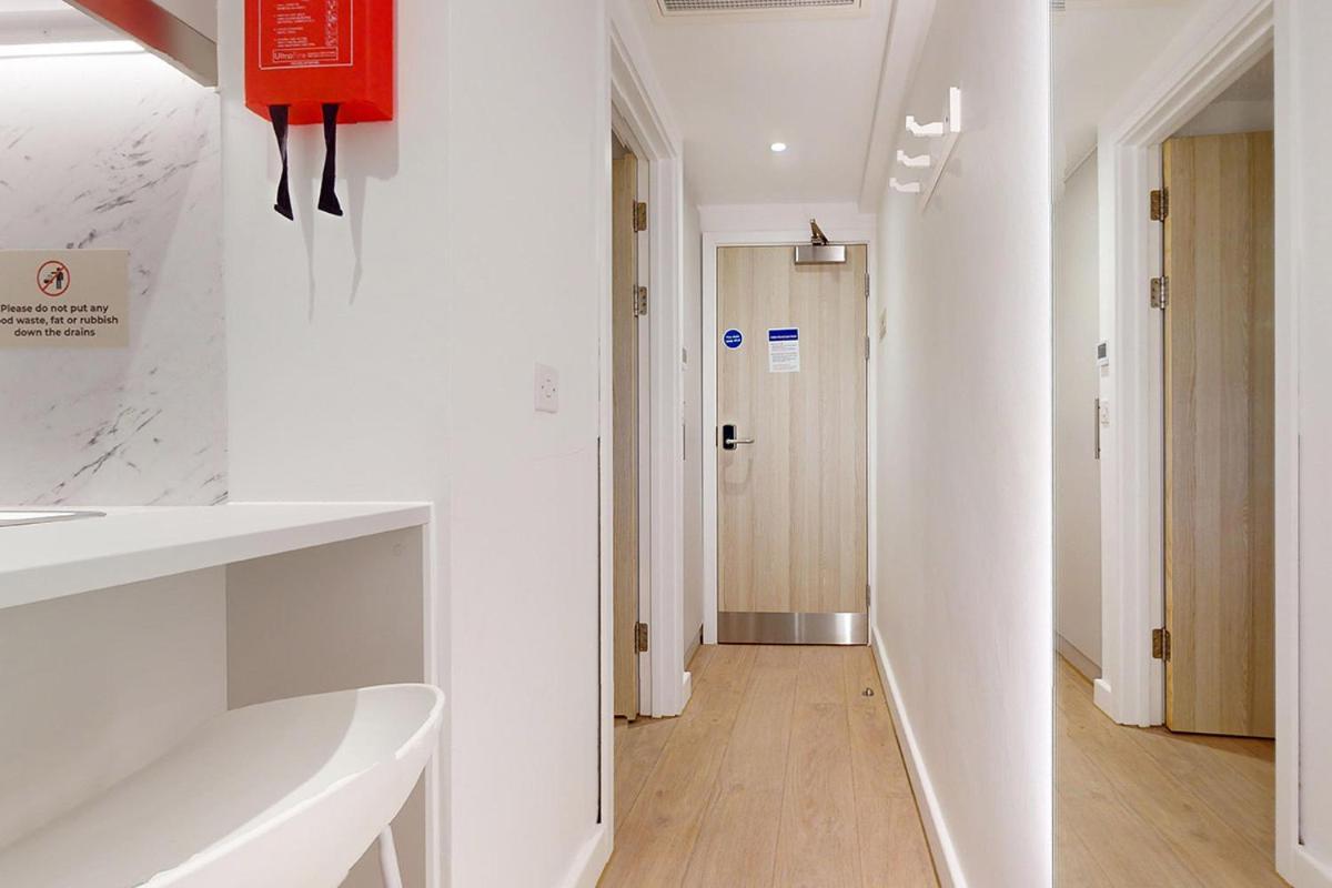 Stylish Gold At Paddington View Apartment London