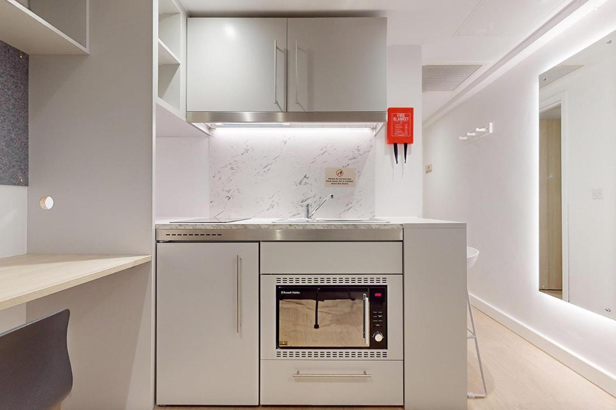 Apartment Stylish Gold At Paddington View London