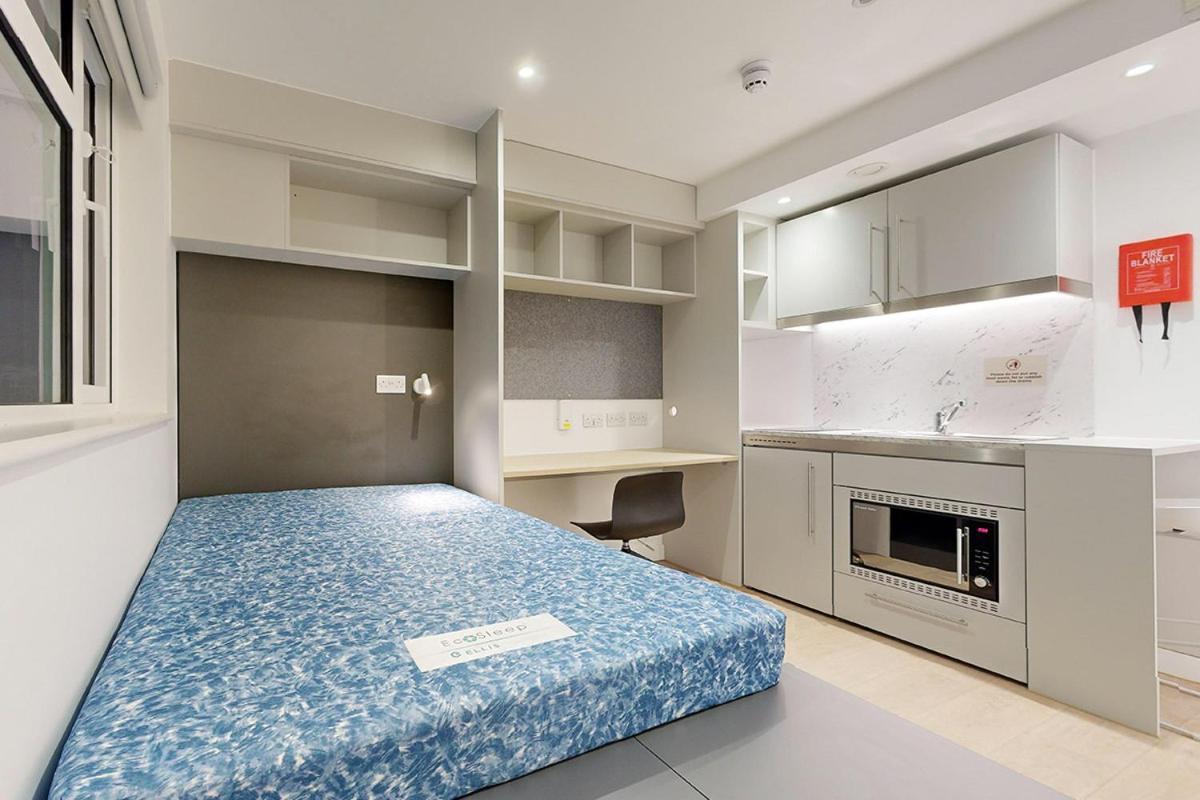 Stylish Gold At Paddington View London